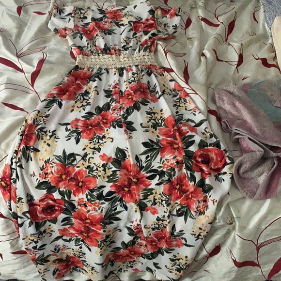 Romper with skirt - Picture 2 of 3